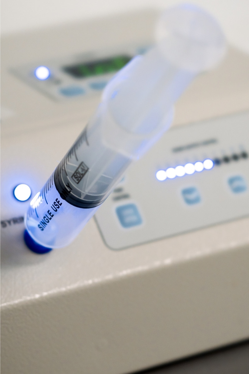 Ozone-Therapy-syringe-inserted-into-Ozone-machine